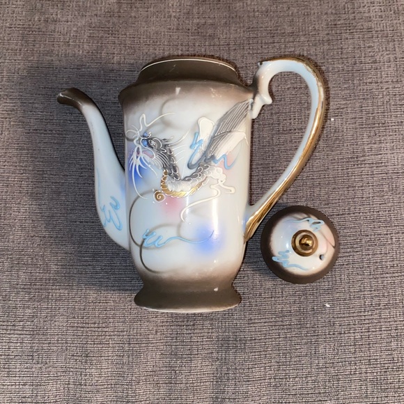 Vintage Japanese Moriage Dragonware 15pc Tea Set - Made in Japan﻿ - Picture 6 of 13